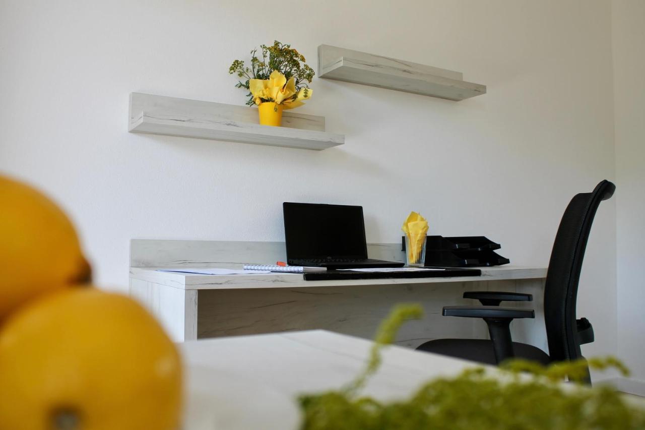1 Zimmer Studioapartment Mit Bis Zu 2 Einzelbetten In Der Land Of Living Kelheim Buitenkant foto