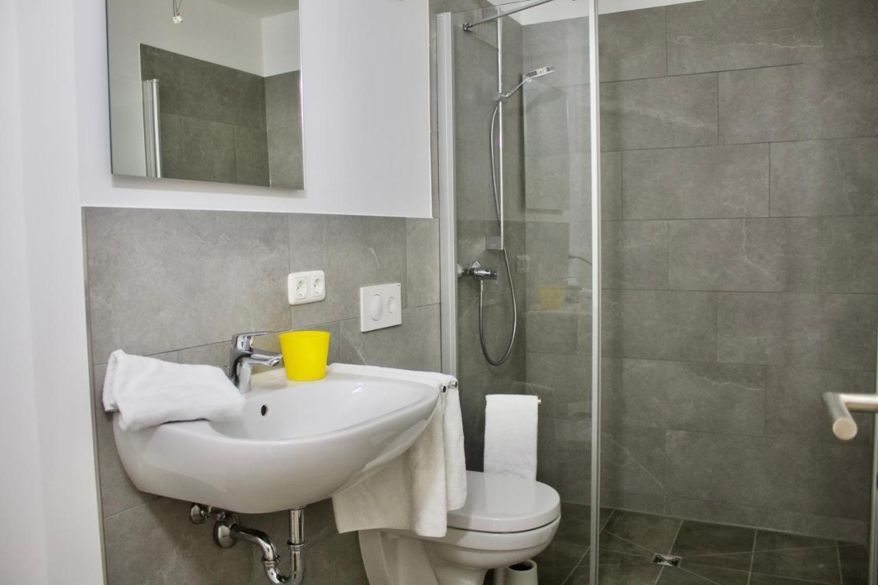 1 Zimmer Studioapartment Mit Bis Zu 2 Einzelbetten In Der Land Of Living Kelheim Buitenkant foto